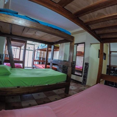 Hostel De Haan Jacó Екстериор снимка