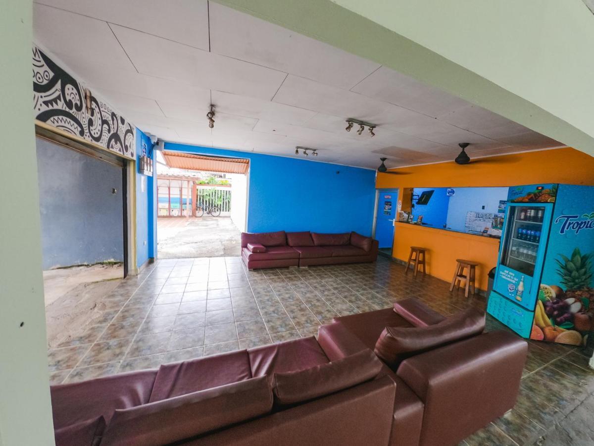 Hostel De Haan Jacó Екстериор снимка