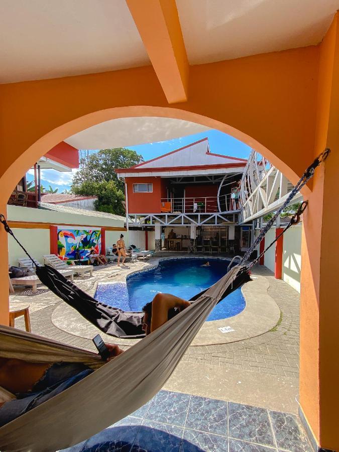 Hostel De Haan Jacó Екстериор снимка