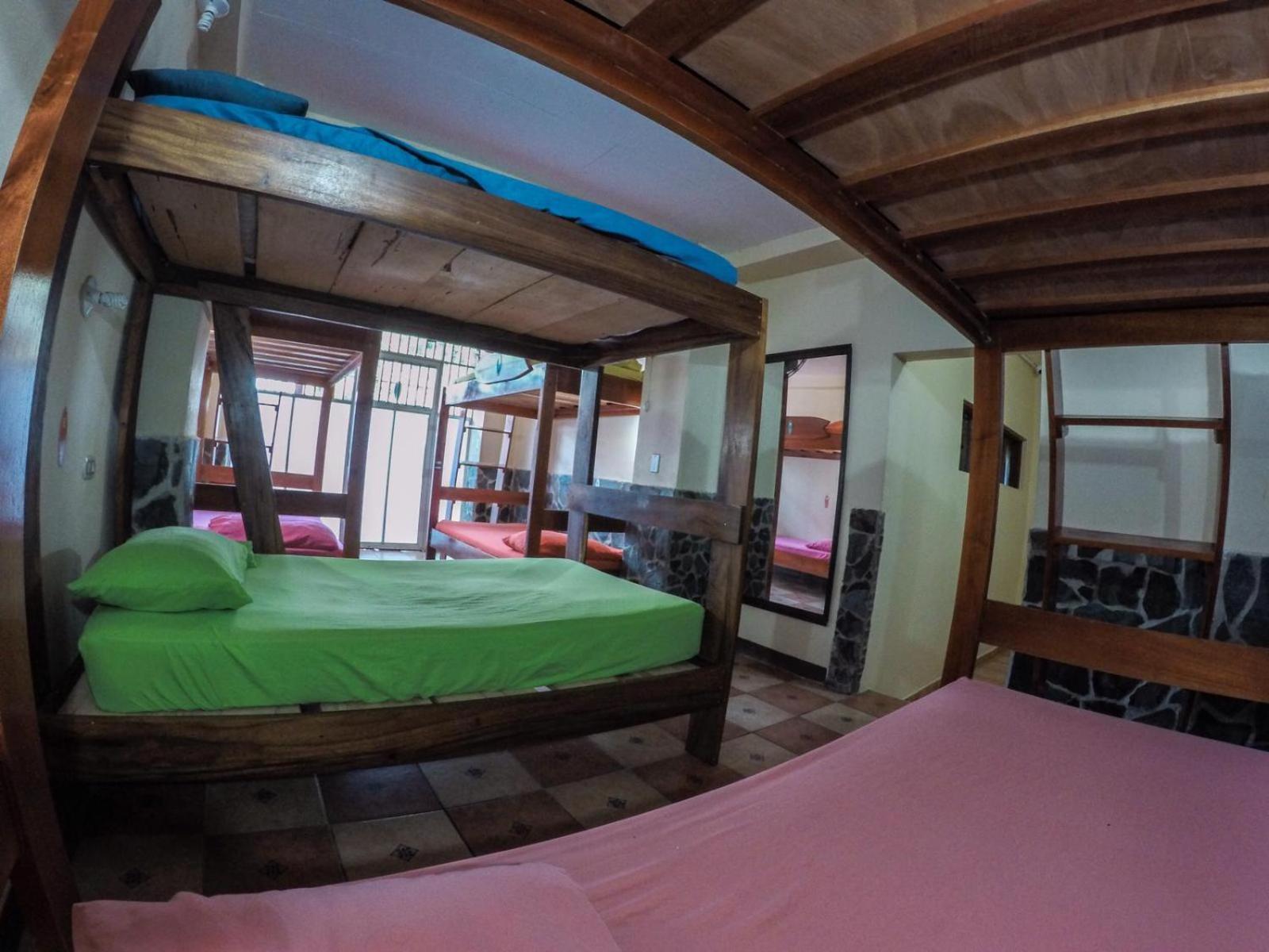 Hostel De Haan Jacó Екстериор снимка